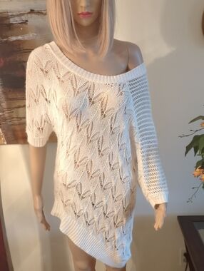 Women’s Off-the-Shoulder Open-Knit Sweater Tunic in White, Size 8.